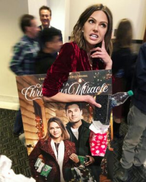 Aimee Teegarden Instagram - How long before security notices the poster is missing... 💁‍♀️🎄❤️⛄️😅 #oops