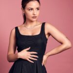 Aimee Carrero Instagram - Independent Spirit Awards 🕊️⁣ ⁣ Thanks to @sagindie and @darrien_straightnochaser for seating me at the only table to polish off 3 bottles of champs ⁣ Styling: @bradgoreski @daniela_viviana Dress: @dior Hair: @hairbyaviva Makeup: @simonesiegl ⁣ Portraits: @imdb @michaelrowephoto Carpet: @shutterstock Event: my beloved @vivienkillilea