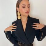Aimee Carrero Instagram - Premiere of our new series #TheConsultant last night 🩸🧽🪣⁣ ⁣ Streaming 2/24 on @primevideo ⁣ ⁣ Styling: @bradgoreski @daniela_viviana Makeup: @storyofmailife Hair: @marcusrfrancis