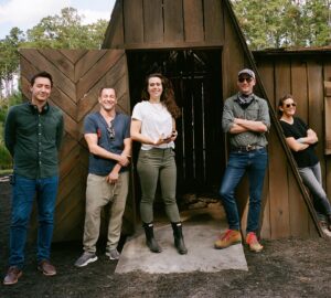 Aimee Carrero Instagram - #TheMenu is now streaming on @hbomax!⁣
⁣
Here are some bts pics shot on portra 400⁣ 📷
⁣
@themenufilm 
@searchlightpics 
@hyperobject_industries