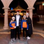 Aimee Chan Instagram - 好難得可以喺香港迪士尼奇妙夢想城堡前欣賞到郎朗世界級嘅演奏，再配合舞台嘅視覺特效及迪士尼朋友同台演出，絕對係史無前例的娛樂體驗! Last night was magical 🌙! I enjoyed the world-class performance by piano virtuoso Lang Lang with the 2 boys. 👬 We were in awe with his touching performance ! 🎵 I was also impressed with the stunning visual effects on the castle while the Disney characters danced away. It was definitely a special memorable night, and boys totally konked out asleep in the car afterwards! 😊 Thank-you @hkdisneyland for the special invitation and experience to see and meet @langlangpiano in person and for making our normal bed-time routine alot more #magical ! 😊 #happymom #DisneyLiveInConcert #HKDisneyland #香港迪士尼樂園 #DisneyMomentsHK @LangLangPiano