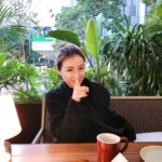 Aimee Chan Instagram – Hey… caught you ! @moses_chan_ 😝

#loveyou #flashback #lunchdate