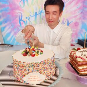 Aimee Chan Instagram - Happy birthday, baby! 🥳 @moses_chan_  Thank you for being born on April 16th and for coming into our lives... filling it with so much love and joy! Your always the kids forever..."Sweetest Daddy!" and my "Sweetest Babyyyyyy!" 🤪  Kids handmade their gifts from clay as birthday gifts for him. Guess who made which one ? 🤗🤗🤗

#april16 #hubby #chanchanfamily #pottery #handmade
#happybirthday #aries #happymood #workday #schooldays #april #happyday
