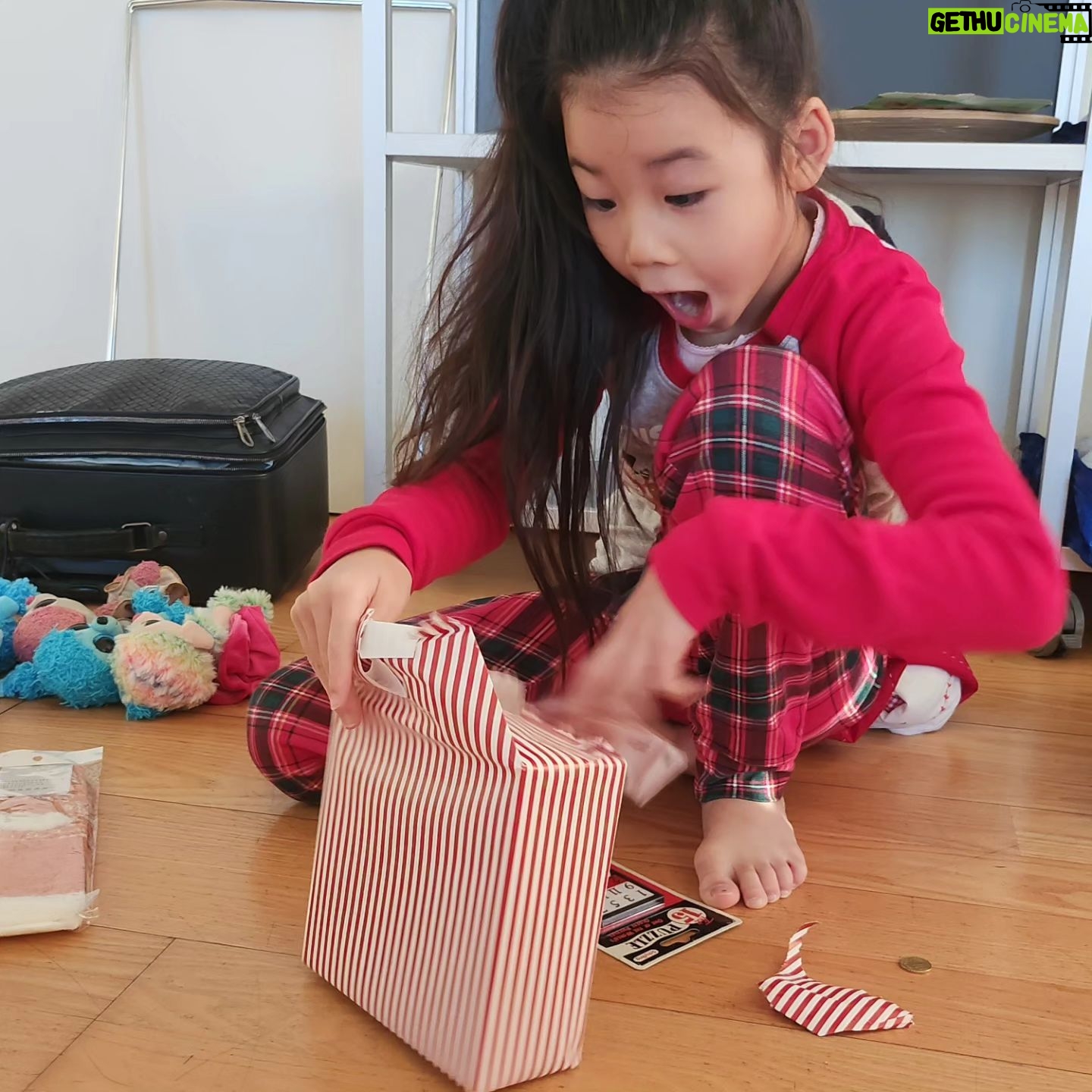 Aimee Chan - 19.7K Likes - Feliz navidad! ( Merry Christmas! ) everybody from beautiful Barcelona! 🎄🤶🎅🌲 Been so busy the last week so haven't shared much from our trip, but will soon though! Stay healthy and happy in the meantime. 💖
#merrychristmas #chanchanfamily #familytrip #love #spain #barcelona #holiday #winter