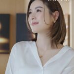 Aimee Chan Instagram – Some have been asking🤫…how do I keep my skin looking healthy and youthful? Of course plenty of exercise, limit junk food, be happy and being obsessed.  Obsessed? But with what? 🤷‍♀️ 

Ok, so truthfully I’ve been totally OBSSESED with the concept of skin longevity 🤔 and age reversal is a super popular trend right now is to improve your quality of life and healthy span! The concept gives your skin naturally the power to look and feel younger, and to maintain it at its peak.  Simply put is:  To look younger, for longer! 🫡 

My tips for longevity? 🤩🤩🤩
1. Every morning right after I wake up, I will drink a glass of warm lemon water. This is for antioxidant & hydration. 🍋🍋🍋
2. Exercise, stretch or breathing exercise 🏋‍♀️🤸‍♀️🏋‍♂️ 
3. Having a daily me-time routine with my fave skin care products and  self facial massage 💆‍♀️💆‍♂️💆‍♀️ 

Ok, so yes I’ve already shared my love for Estée Lauder Re-Nutriv Ultimate Diamond collection and how it has shown visible age reversal effects!  Hello! 👋 drumroll please…  they have recently launched the new Re-Nutriv Ultimate Diamond Brilliance Soft Creme that reveals even FIRMER, BRIGHTER and truly intrinsic diamond brilliance on your skin!!! What!? 😱 Yes,  partnering up with MIT & Harvard scientists, Estée Lauder spent 15 years of research on Skin Age Reversal & Longevity Science to develop this quick-absorption and non-sticky soft crème. So it is super trustworthy! ❤️ 

OMG so the lux buttery texture  quickly absorbs into your skin like a dream leaving the most beautiful glow. 🥰🥰🥰  My fav me-time is to massage this dreamy creamy in (the cream helps your strong pressure massage glide without tugging your skin)  followed by deep breathing to keep my mind & body free and calm. My perfect me time ! 

💖So really….Age is NOTHING! 😚 What matters the most is your body & mind, and taking care of yourself with scientifically proven skincare.  😉 

Xoxo ! 😘

 @esteelauder_hk #ReNutriv #VisibleAgeReversal #SkinLongevity #肌齡由您定義 @PurplePR