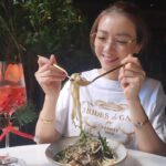 Aimee Chan Instagram - Life is brew-tiful with a christmas drink in hand... cheers to you! ✨️💕 #cheers #christmasiscoming #trufflepasta
