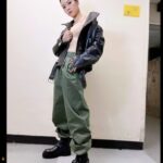 Aimee Chan Instagram – Trying to #combat this hot then cold change of weather with this #ootd . #coolgirl #vibe 😎

It’s always a good time to try something new and different…keeps life interesting don’t ya think ? ❤️

#ootd
👚 @weekendmaxmara @weekendmaxmarahk
✨️ @wwchezw 
💇‍♀️ @lorrainelam 
💄@zoefan 
📸@kaka04150415