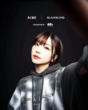 Aimi Instagram - 【✨コラボ発売✨】

愛美 × BLACKBLOND

数多くの人気作品に出演し、現在も声優アーティストとして活動中の「愛美（アイミ）」と、ハンドメイド加工とビンテージ感が人気の韓国ブランド「BLACKBLOND（ブラックブロンド）」とのコラボが決定🎤

ブランドらしさを残しつつアーティストロゴが上手く調和した、男女ともにカッコ良く着こなせるアイテムとなってます🛒

◆販売期間◆
1/19（金）18:00 ~ 1/29（月）17:59

◆商品詳細◆

オーバーフィットピグメントフーディ
カラー : GREY
サイズ : FREE
値段 : ¥15,400 (税込)

デニムキャップ
カラー : BLACK
サイズ : FREE
値段 : ¥9,900 (税込)

===

【60% (シックスティーパーセント)とは】 

アジアのファッションを世界へ発信するパイオニアとして、アジア10カ国から1,200以上の ストリートブランドを集めた、オンラインファッション通販サイト。出店ブランドは主にK-POPアイドル等が着用して人気を浴びる韓国ストリートブランドを筆頭に、アジア各国で人気を浴びているベトナムブランドや台湾、タイやインドネシアのブランドなどが出店をしている。出店ブランドは@sixtypercent_officialのフォロー一覧からチェック！