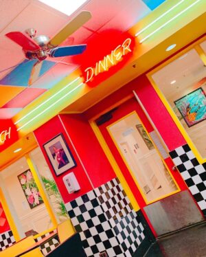 Aina Kusuda Instagram - はんばーがーっ！！
お い し い 🍔
#今チェキハワイ