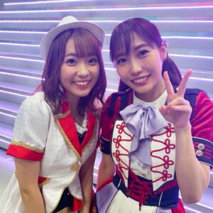 Aina Kusuda Instagram - 全員とは写真撮れなかったけど、同じ紫で、名前も同じ！Aqoursの鞠莉ちゃん役、鈴木あいなちゃんとお写真撮ってもらいました！ずっと会えるのを楽しみにしてたので撮っても嬉しい！
ダブルアイナ！

千歌ちゃん役のあんじゅちゃんとも撮ってもらいました！まっすぐで一生懸命なところ、とても尊敬してますっ。個人的にあんじゅちゃんの声が好き。

曜ちゃん役のしゅかちゃん！いつも明るくてにこにこしてて素敵な子ですっ！

Saint Snowの理亞ちゃん役佐藤日向ちゃん！
パフォーマンスさすがでしたっ！
にこにこしてて可愛かった！

そして、虹ヶ咲の果林ちゃん役みゆたん！！ひさびさに会えて嬉しかったですっ！パフォーマンスもさすがだったねぇ。なんだか、ラブライブ ！の現場で会うのが不思議な感じでした！

楽しい2日間でしたっ！
μ'sの写真ものちほどっ！