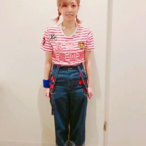 Aina Kusuda Instagram - すんごい笑顔でノリノリだけど、無音でこんなことやってる恐怖の動画。
なにしてんの？このひと。笑
#アニバーサリーアルバム予約受付中だよ