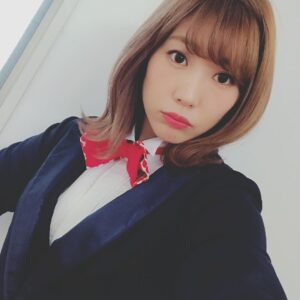 Aina Kusuda Instagram - ⋈蝶ネクタイ型変声機じゃないからっ⋈
・
真夜中に更新。え？もはや朝ですか？いえいえそんなはずはありません。まだ夜です。おやすみなさいっ