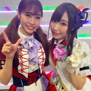 Aina Kusuda Instagram - 全員とは写真撮れなかったけど、同じ紫で、名前も同じ！Aqoursの鞠莉ちゃん役、鈴木あいなちゃんとお写真撮ってもらいました！ずっと会えるのを楽しみにしてたので撮っても嬉しい！
ダブルアイナ！

千歌ちゃん役のあんじゅちゃんとも撮ってもらいました！まっすぐで一生懸命なところ、とても尊敬してますっ。個人的にあんじゅちゃんの声が好き。

曜ちゃん役のしゅかちゃん！いつも明るくてにこにこしてて素敵な子ですっ！

Saint Snowの理亞ちゃん役佐藤日向ちゃん！
パフォーマンスさすがでしたっ！
にこにこしてて可愛かった！

そして、虹ヶ咲の果林ちゃん役みゆたん！！ひさびさに会えて嬉しかったですっ！パフォーマンスもさすがだったねぇ。なんだか、ラブライブ ！の現場で会うのが不思議な感じでした！

楽しい2日間でしたっ！
μ'sの写真ものちほどっ！