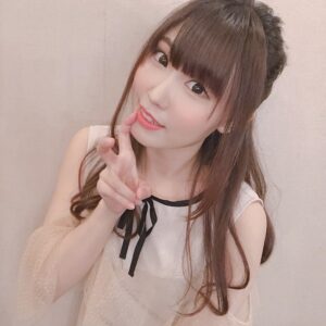 Aina Suzuki Instagram - Lantis New Generation Liveでは
『ヒカリイロの歌』MUSIC VIDEOで
着ていたドレスで歌いました👗💓 ..
今日で11月も終わり😌
来週は✳︎京Premium 2019✳︎に出演します！
お楽しみに〜〜！！ .. #鈴木愛奈ソロデビュー　#鈴木愛奈
#ヒカリイロの歌　#ringAring
#suzukiaina #aina #anison