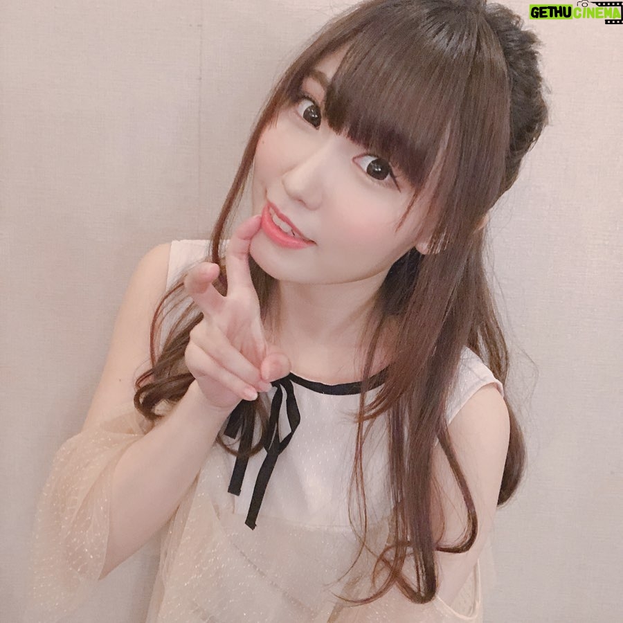 Aina Suzuki - 6.4K Likes - Lantis New Generation Liveでは
『ヒカリイロの歌』MUSIC VIDEOで
着ていたドレスで歌いました👗💓 ..
今日で11月も終わり😌
来週は✳︎京Premium 2019✳︎に出演します!
お楽しみに〜〜!! .. #鈴木愛奈ソロデビュー #鈴木愛奈
#ヒカリイロの歌 #ringAring
#suzukiaina #aina #anison