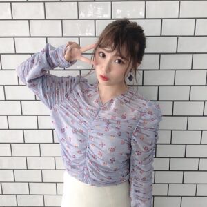 Aina Suzuki Instagram - CanCam11月号本日発売！
高槻かなこさんと美容についてお話しいたしました🎶

是非チェックしてください！

#オフショット

#CanCam #高槻かなこ 
#鈴木愛奈　#suzukiaina
#あいにゃ #aina