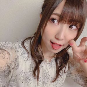Aina Suzuki Instagram - みんなあああお疲れ様✨にゃーだよぉ!!今日はひな祭りだったよねっ!!みんなお雛様飾ったりしたお家あるのかな??( ´ ` *)
明日も私は一日お仕事!!一緒に頑張ろうね♡
いい夢みてね(*˘︶˘*) #鈴木愛奈　#あいにゃ
#今日のあいにゃ
#今日はあいにゃが担当
#ひな祭り　#suzukiaina
#anison #artist #aina