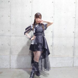 Aina Suzuki Instagram - 【Animelo Summer Live 2022 -Sparkle-】DAY3に鈴木愛奈が出演しました🎉皆様ありがとうございました！

オープニングコラボでi☆RisさんとNyai☆Risとして「太陽曰く燃えよカオス」

ソロで「Reverse-Rebirth」、「Endless Pain」の2曲

halcaさんと「あれこれドラスティック」

i☆Risさんとのオープニングコラボのみならず昨年に引き続きhalcaさんとコラボさせていただきました🥰

そして衣装も2パターンでした👏

Nyai☆Ris：白い衣装
halcaさんコラボ&ソロ：黒い衣装

次は9月開催のANISAMA SYMPHONIC NIGHT 2022です！

日程：9月17日（土）18日（日）
会場：ロームシアター京都メインホール
※鈴木愛奈は18日（日）出演です。

✅詳細はこちら
https://anisama-symphonic.com　

#anisama #アニサマ2022 #i_Ris #halca #鈴木愛奈