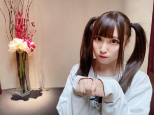 Aina Suzuki Instagram - 2/2はツインテールの日ということであいにゃにツインテールになっていただきました💓
#鈴木愛奈 #ツインテール