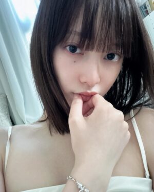 Aina Yamada Instagram - .

エアコン付けて毛布に包まる準備は
もういつでも出来るのだけれど(՞- -՞)ᐝ