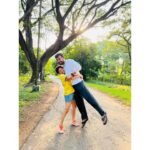 Aindrila Sharm Instagram - See how strong i am 💪💪 @sabyasachi_3110