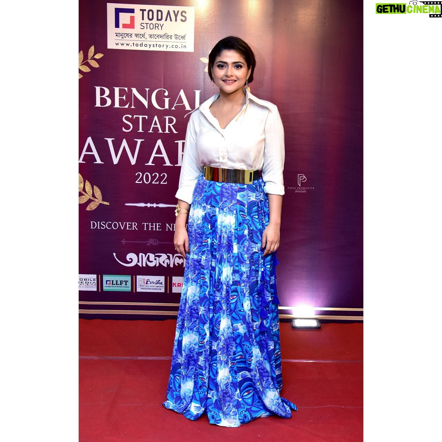 Aindrila Sharm Instagram - Bengal Star Awards 2022π Category: Best Popular Personality in Television π«Άπ» @todaysstorynews Wardrobe: @debusbydebashis Makeup and hair: @debrup_artist_ghosh Captured by: @papai_pramanick