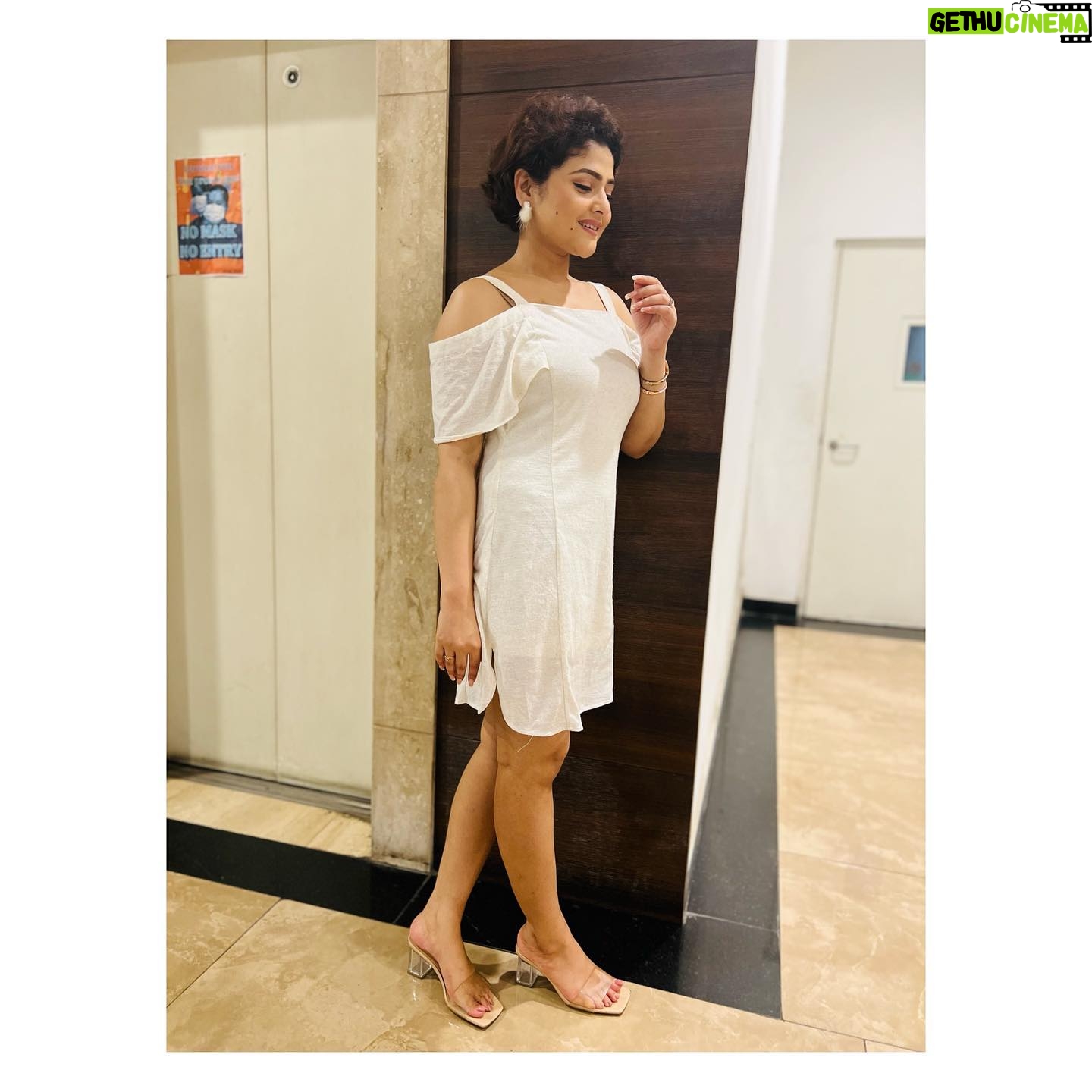 Aindrila Sharm Instagram - White is always my favourite colour 🤍