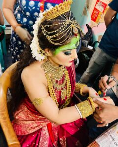 Aindrila Sharm Instagram - Mahalaya 🙏🏻 25th september 5pm on @colorsbangla 🌼