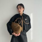 Airi Matsui Instagram - PRADA ReNylon 🌱 海から回収された廃棄プラスチックを再利用して作られた 再生ナイロンを使用している環境に配慮したサステナブルなバック デザインも機能性も抜群でとても可愛い🤍 @prada #PradaReNylon #PR