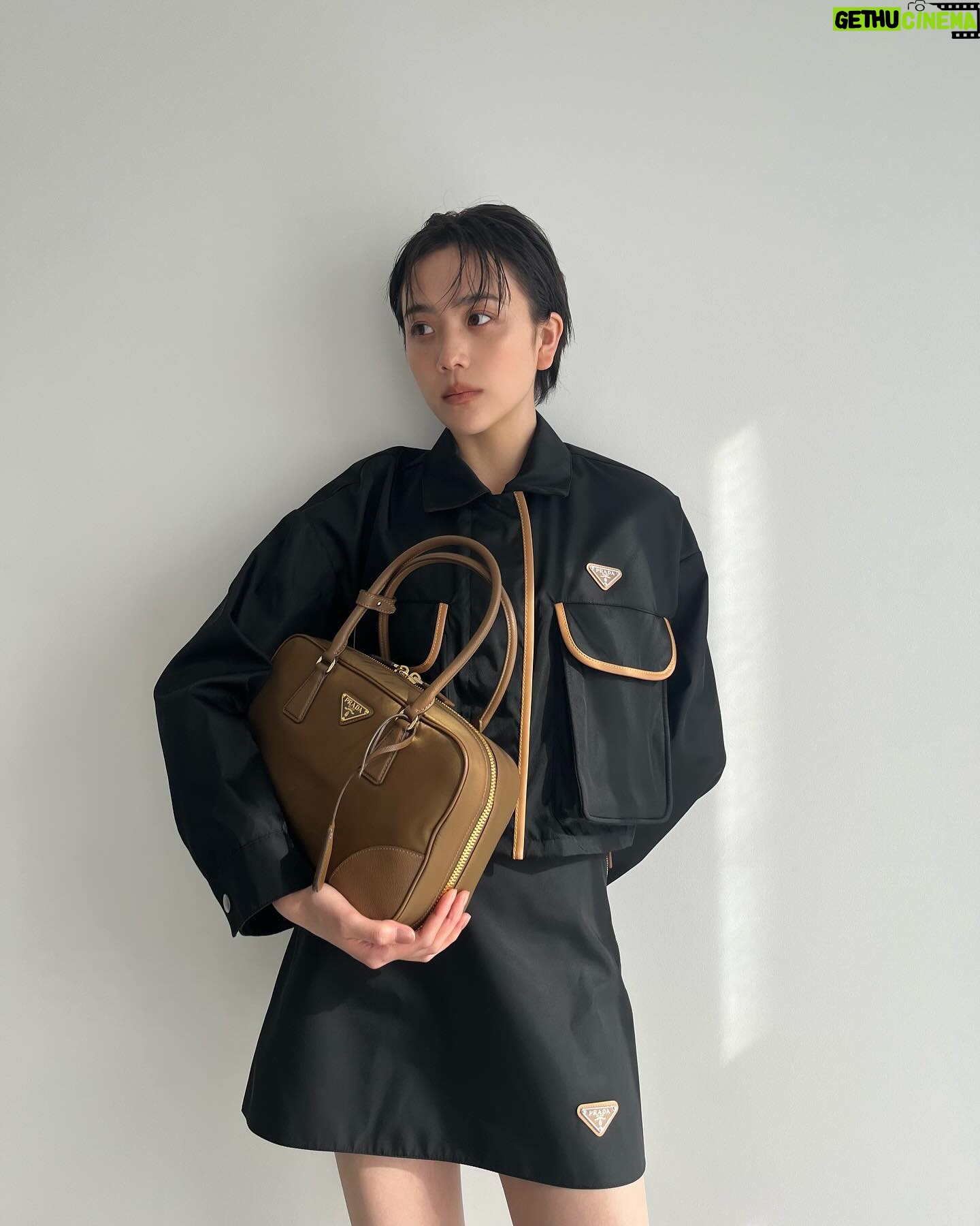 Airi Matsui Instagram - PRADA ReNylon ๐ฑ ๆตทใใๅๅใใใๅปๆฃใใฉในใใใฏใๅๅฉ็จใใฆไฝใใใ ๅ็ใใคใญใณใไฝฟ็จใใฆใใ็ฐๅขใซ้
ๆ
ฎใใใตในใใใใซใชใใใฏ ใใถใคใณใๆฉ่ฝๆงใๆ็พคใงใจใฆใๅฏๆใ๐ค @prada #PradaReNylon #PR