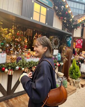 Airi Matsui Instagram - もうクリスマスだね〜🎄🤍

相変わらず引きこもりしがちだけど
たまにキラキラしてる街に出てクリスマス味わってきた💫
