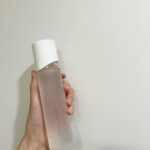 Airi Matsui Instagram – 大人になってお肌のケアはしっかりしているけどこれから乾燥が気になる季節、、

オルビスユーは肌本来のうるおい機能に着目！
乾燥、ハリや乾燥によるくすみなど色んな大人の肌悩みにアプローチしてくれる。
#すべてはうるおい でつながっているよ
 
とろぱしゃなテクスチャーがとても気持ちよくて好き。
お肌にしっかりうるおい補給してあげよ！
 
これから使い続けるのが楽しみです🤍
 
オルビスユー エッセンスローション（医薬部外品：肌荒れを防ぐ）

 #オルビス #オルビスユー #オルビスユーシリーズ #とろぱしゃ化粧水