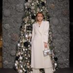 Airi Matsui Instagram – DOLCE&GABBANA HOLIDAY 2023 Private Party

ドルチェ＆ガッバーナ 青山にて
フラワーアーティスト、ニコライ・バーグマンによる高さ約4mのオリジナルクリスマスツリーが🎄

クリスマスをひと足先に、、✨
煌びやかな空間にホリデーシーズンにぴったりなアイテムが沢山でした！

12/25まで🤍

@dolcegabbana
#DolceGabbana
#DGHolidays
#ドルチェガッバーナ
#DGホリデー
#pr