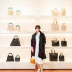 Airi Matsui Instagram – @marni
渋谷スクランブルスクエア3階にて
新しくストアがオープン！

クリエイティブ・ディレクターのフランチェスコ・リッソとストアデザインチームによる最新のコンセプトで
レディースとメンズの新作コレクションが彩ります！

オープンを記念してユニセックスに使用できる
新作の“JANUS”スモールバッグを先行発売！

ライムカラーのキャンバス生地にクロスステッチのロゴラベルと
インナーのライムと水色のチェック柄がプレイフルなトートバッグ👜

可愛いアイテムばかりでお買い物欲が高まりました💭
皆様もぜひチェックしてね。

#marni