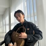 Airi Matsui Instagram - PRADA ReNylon 🌱 海から回収された廃棄プラスチックを再利用して作られた 再生ナイロンを使用している環境に配慮したサステナブルなバック デザインも機能性も抜群でとても可愛い🤍 @prada #PradaReNylon #PR