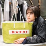 Airi Matsui Instagram – @marni
渋谷スクランブルスクエア3階にて
新しくストアがオープン！

クリエイティブ・ディレクターのフランチェスコ・リッソとストアデザインチームによる最新のコンセプトで
レディースとメンズの新作コレクションが彩ります！

オープンを記念してユニセックスに使用できる
新作の“JANUS”スモールバッグを先行発売！

ライムカラーのキャンバス生地にクロスステッチのロゴラベルと
インナーのライムと水色のチェック柄がプレイフルなトートバッグ👜

可愛いアイテムばかりでお買い物欲が高まりました💭
皆様もぜひチェックしてね。

#marni