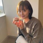 Airi Matsui Instagram - 可愛すぎる薔薇のタルト🌹 食べるのもったいなかった、、 今年も沢山お祝いしてもらえて幸せです！ 皆様良いお年をお迎え下さいね🌅