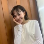 Airi Matsui Instagram – 白暮のクロニクル🧛

スペシャル座談会 Vol.1 配信start！
ドラマがさらに楽しめる内容になっております✨

そして第1話がYouTubeにて無料配信中📽️

皆様見てくれたかな？

3/1までもう少しですね〜
お楽しみに、、！

#白暮のクロニクル