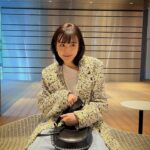 Airi Matsui Instagram - ISABEL MARANT💛 JR名古屋タカシマヤ 4Fにて限定ショップがオープン！ 新仕様で登場したアイコンバッグ「OSKAN MOON 」をメインに最新アイテムでコーディネート！ 「オスカンムーン」のフォルムとスタッズがアクセントで可愛い🌙 アイコンバッグ、24年春夏シーズンのメインコレクションMarant Etoileが揃う機会に是非遊びに行ってみてね。 2/1〜4/30まで開催してます！ @isabelmarant #ISABELMARANT #PR