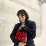 Airi Matsui Instagram - @prada 真っ赤なバック、かわいいね❤️
