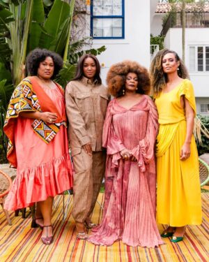 Aisha Jambo Instagram - Hoje, 25 de julho, é o Dia da Mulher Negra Latino Americana e Caribenha, essa data reforça a luta histórica das mulheres negras por sobrevivência em uma sociedade estruturalmente  racista, misógina, machista, e nos faz refletir sobre a vida dessas mulheres. 

A data de hoje é uma conquista para todas nós. Iremos celebrar neste 25 de julho com o #EspecialMulherNegra logo mais, às 20h30 no canal @eonlinebrasil 
Estou aqui para convidar vocês e dizer que o programa está incrível, nos vemos logo mais, não percam!

Uma alegria imensa participar da realização do programa em homenagem a nossa rainha @zezemotta

Um agradecimento especial ao idealizador @viniciusbelo 

Stylist: Mari Bruxa @maribruxa_
Assistente Styling: Franklin Dalua @_dalua__
Produção de Moda: Núrya Boni @nuryaboni
Make @alexxpalmeiraa
Vestido: @angelabritobrand
Brinco: @camilaforti.joias 
Anéis: @camilaforti.joias

 Assistam ao E! Claro 550 | Sky 491 | Vivo 626

#zezemotta #mulheresnegras #julhodaspretas #25dejulho #diadamulhernegra #canalE #aishajambo