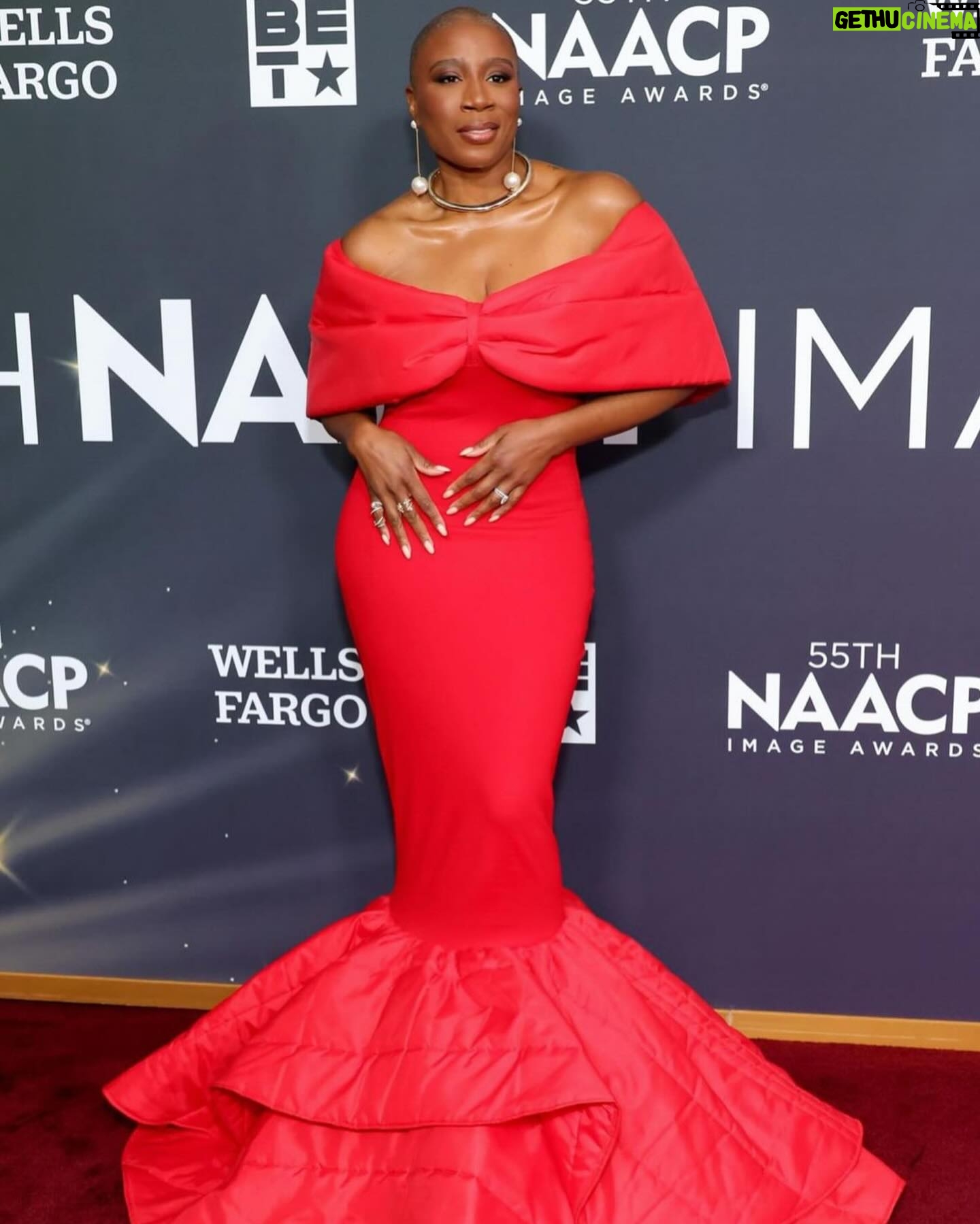 Aisha Hinds Instagram - •| I M A G E S |• @naacpimageawards Grateful for the opportunity to celebrate and support my friends and colleagues as they received recognition and awards from the @naacp for their contributions in curating and crafting characters and content that represent and reflect the culture. Thanks for the invite @naacpimageawards and congratulations to all! Makeup: @rebekahaladdin Hair: @breezecutz1 Dress: @asanchezfashion @maisonpriveepr_la Styling: @alaynabellprice & @brittnychapman