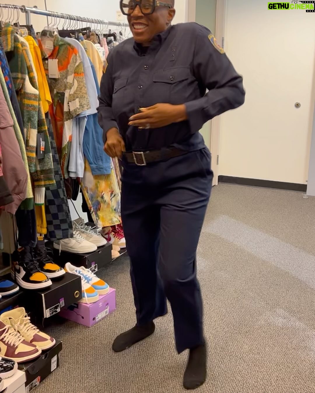 Aisha Hinds - 55.9K Likes - •| P R E P • A I R I N G |• @911onabc
New Season Loading….
