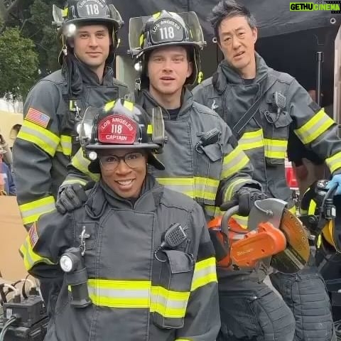 Aisha Hinds - 22.9K Likes - •| 1 / 1 8 |•
Happy 1/18 Day….the chaos continues
@911onabc
UnHENged 🤣
