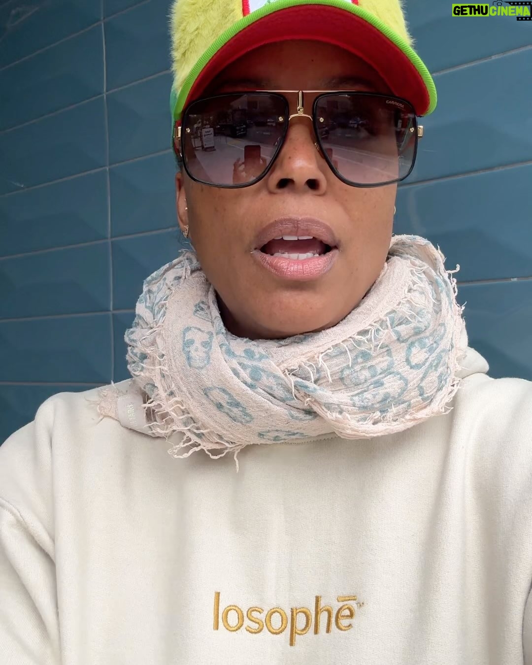 Aisha Tyler Instagram - You guys! The first 1000-bottle shipment of @losophe SOLD OUT!!! WOOOOO! 🎉 I can’t believe it! If you preordered from the first batch your bottles will be on their way to you very soon! We’re already working on the next batch, so if you order now your bottles will be coming to you from our second truck in late June. 🔥FOR ONE DAY ONLY 25% off your @losophe organic margarita preorder! Use the code 25TILL25 and get those margs in your sweet little mitts🔥 Can’t wait for you guys to taste the best-tasting RTD margarita EVER. Thanks for your awesomeness! 💚🍋🟩🍸