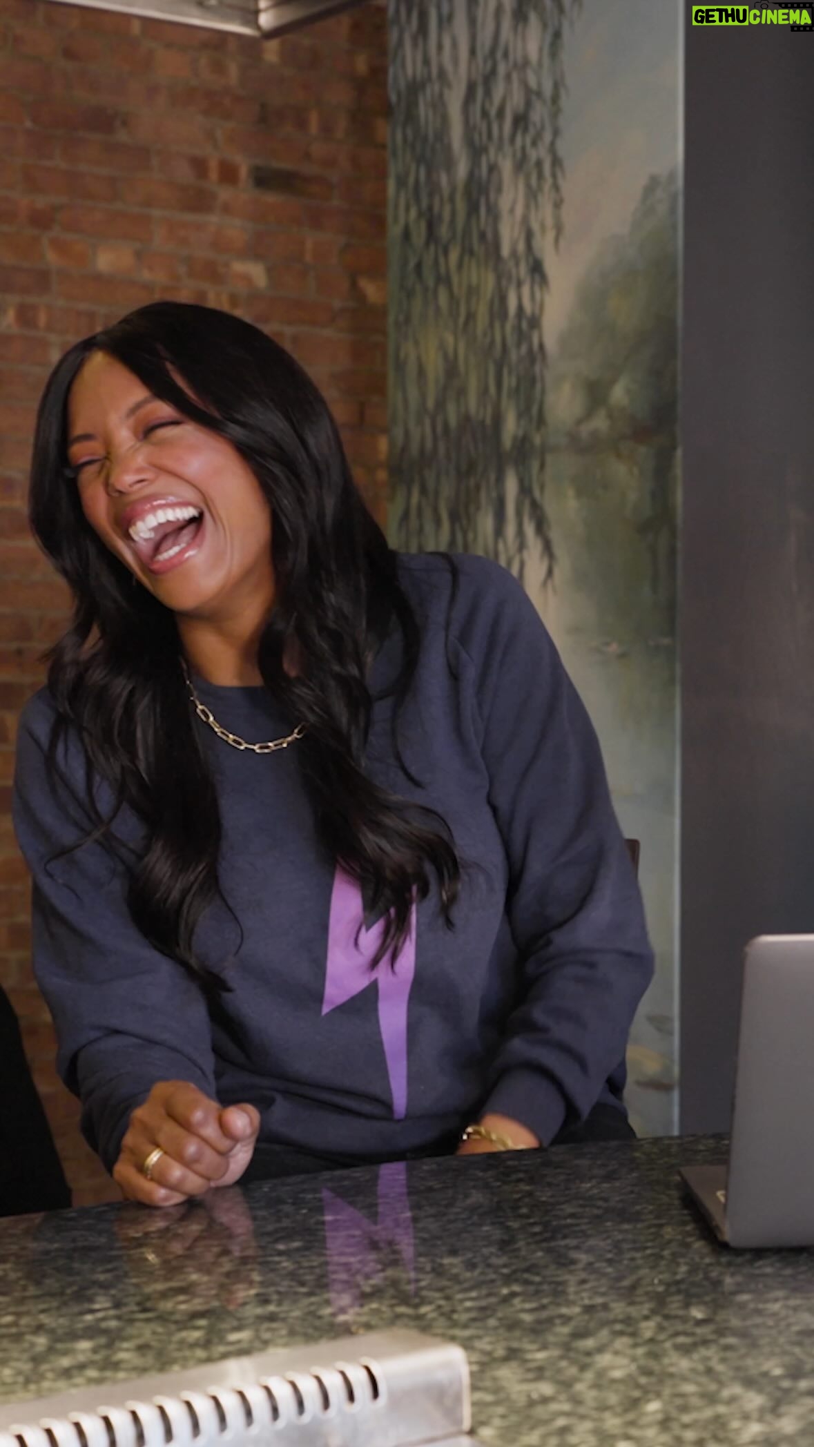 Aisha Tyler Instagram - part TWO! comment your favorite shmemered Arrow character below š¹š„ #arrow #aishatyler #arrowverse #whoselineisitanyway #criminalminds #cocktails #weekend #margarita #clarified #hollywood #comedy #comedian #friends #archer