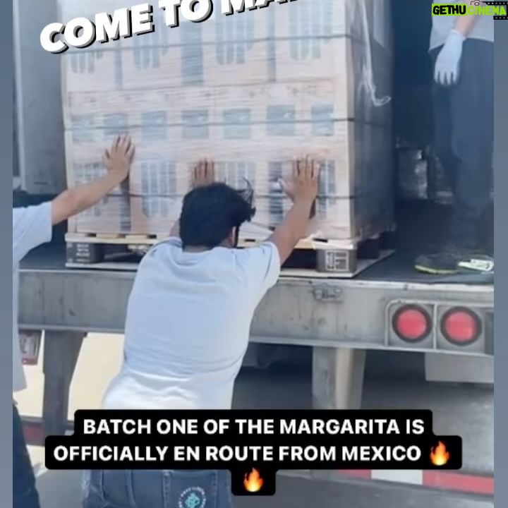 Aisha Tyler Instagram - I know pictures of boxes arenโt the sexiest but I have never been so turned on in my life lol ๐
the first full shipment of the @losophe margarita is headed to the US letโs fucking goooooooooo ๐๐พ๐ฅ