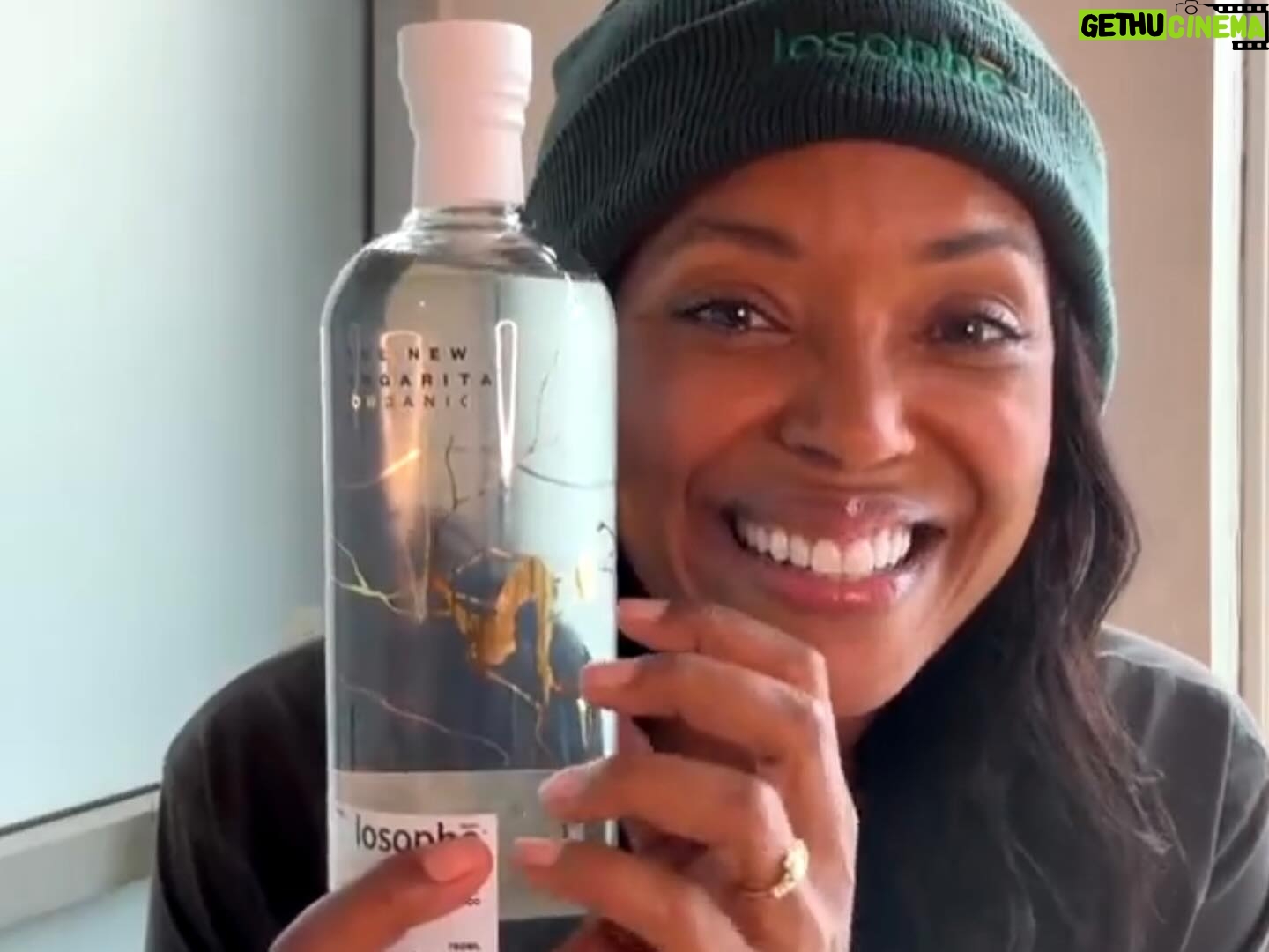 Aisha Tyler Instagram - one, two, three and to the four, New Margy Marg™️ and Dr. Tyler at the door 👀 swipe to the end for a surprise 🥳❤️ the new margarita is available NOW for pre-order @ losophe.com!! link in bio! 🍹😎 #cocktails #thenewmargarita #aishatyler