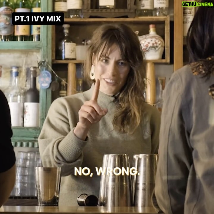 Aisha Tyler Instagram - we met up with @ivymix to learn about triple sec and the extended family that the margarita comes from! 🍹🍊🌼 pre-order our margarita with ULTRA PREMIUM TRIPLE SEC @ losophe.com! link in bio! 🏝️☀️