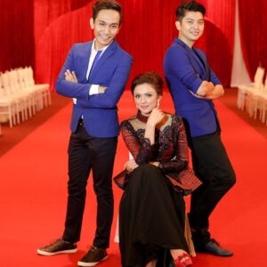 Aishah Ilias Instagram - Congratulations @lumiereconcept for yr fabulous victory! You deserve it every bit! Aim for the stars! l ❤️ all of yr dress! yr design amazing! & yr team was awesome! many hands & 1 mind hugs & kisses 💋 #lumierefashionshow